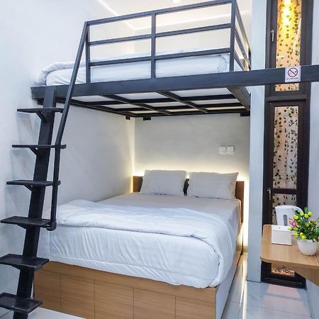 Laswi Syariah Guest House Бандунг Екстериор снимка