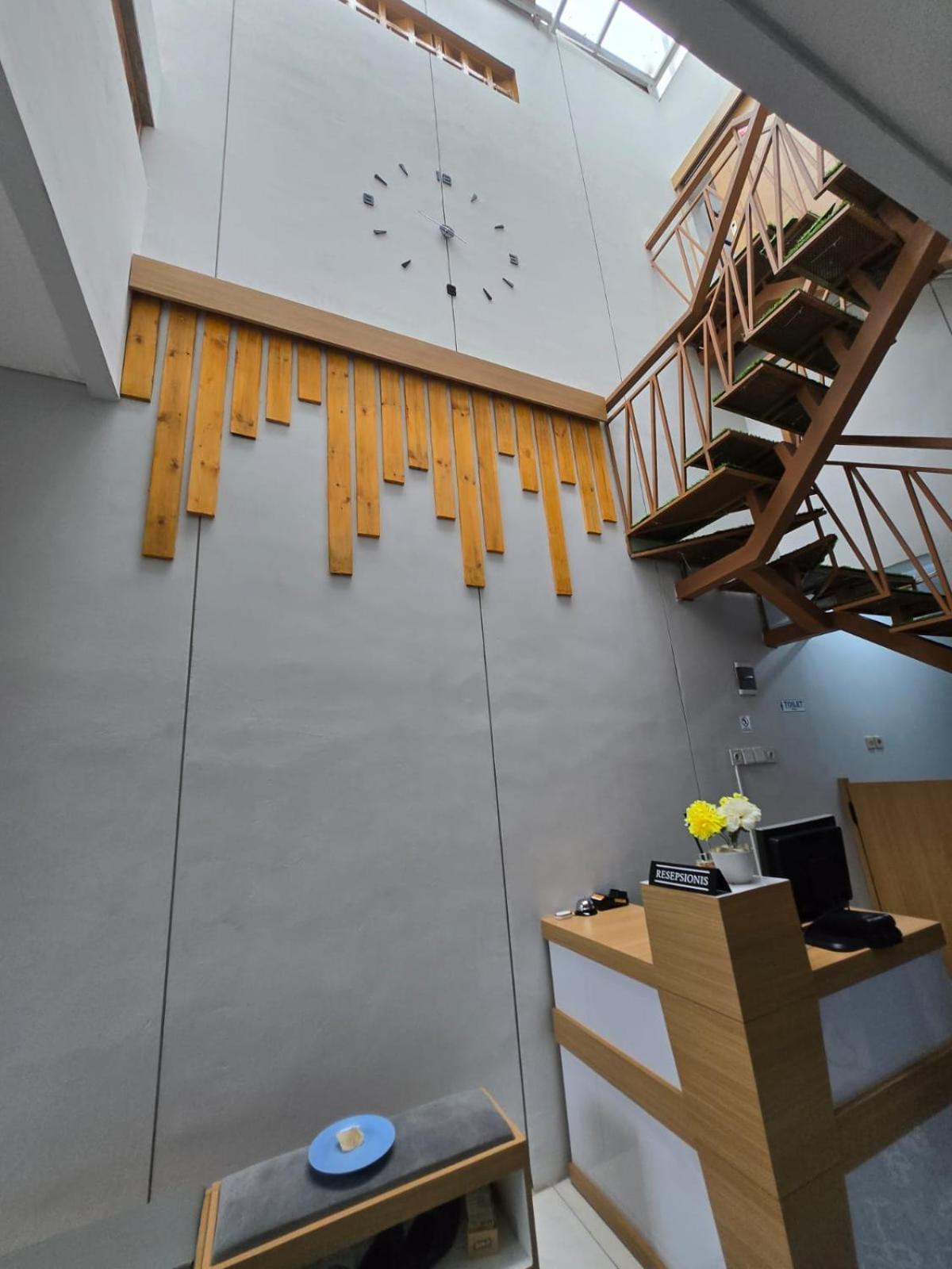 Laswi Syariah Guest House Бандунг Екстериор снимка