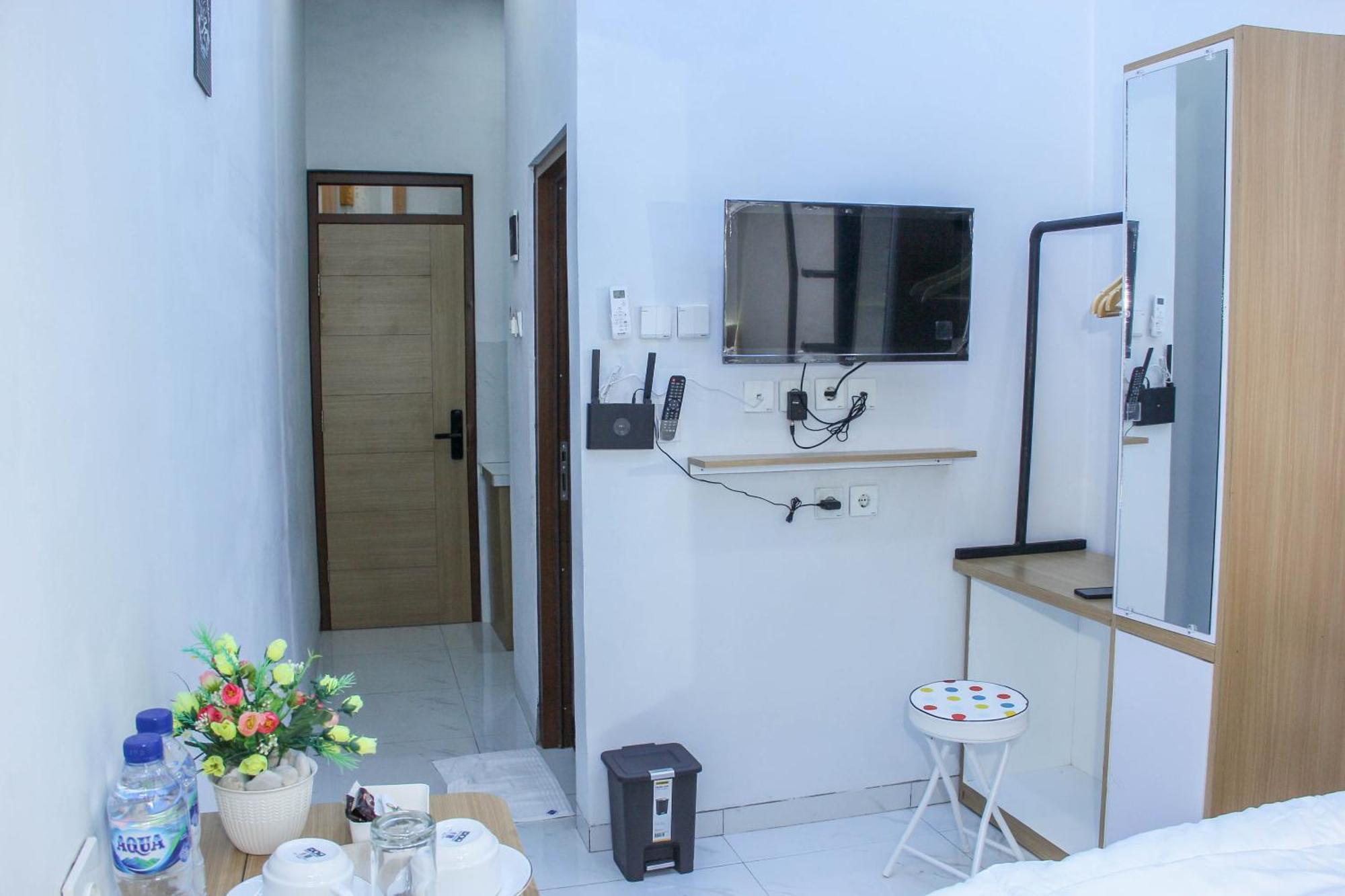 Laswi Syariah Guest House Бандунг Екстериор снимка